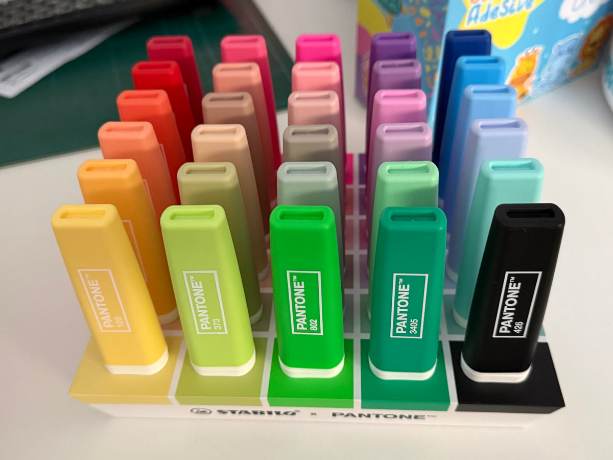 Stabilo boss original x Pantone